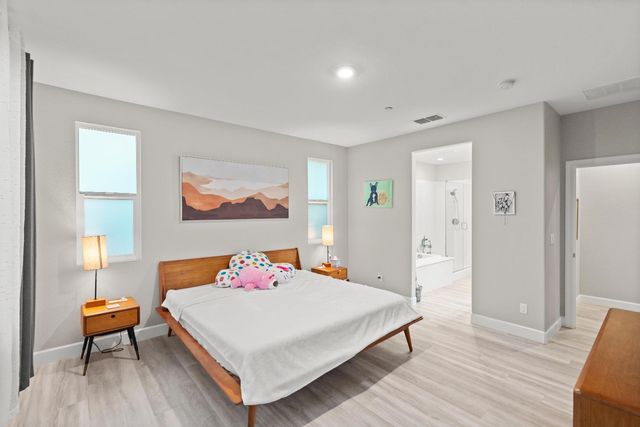 10118 Cornice Ct, Elk Grove, CA 95757