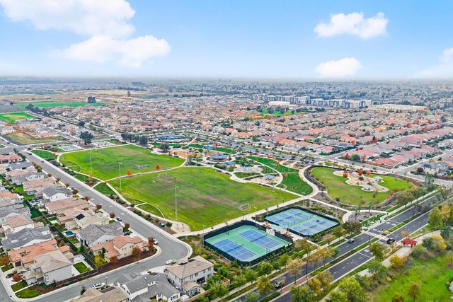 10118 Cornice Ct, Elk Grove, CA 95757