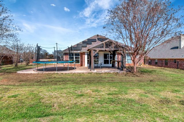 6915 Westover Drive, Granbury, TX 76049