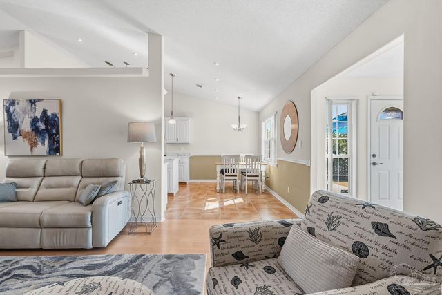 5434 Stafford Cir, Pace, FL 32571