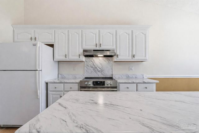 5434 Stafford Cir, Pace, FL 32571