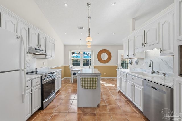 5434 Stafford Cir, Pace, FL 32571