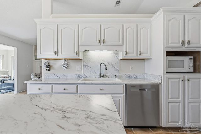 5434 Stafford Cir, Pace, FL 32571