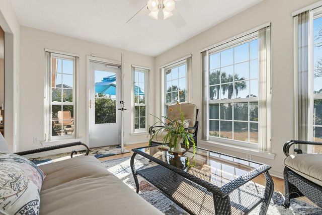 5434 Stafford Cir, Pace, FL 32571