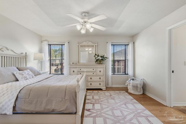 5434 Stafford Cir, Pace, FL 32571