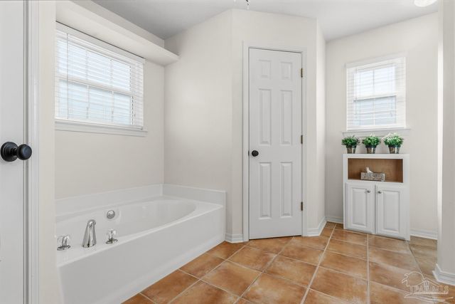 5434 Stafford Cir, Pace, FL 32571