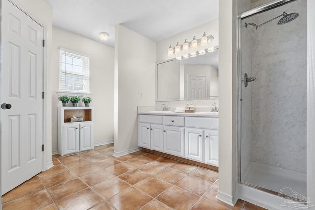 5434 Stafford Cir, Pace, FL 32571