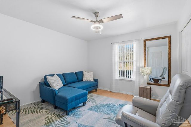 5434 Stafford Cir, Pace, FL 32571