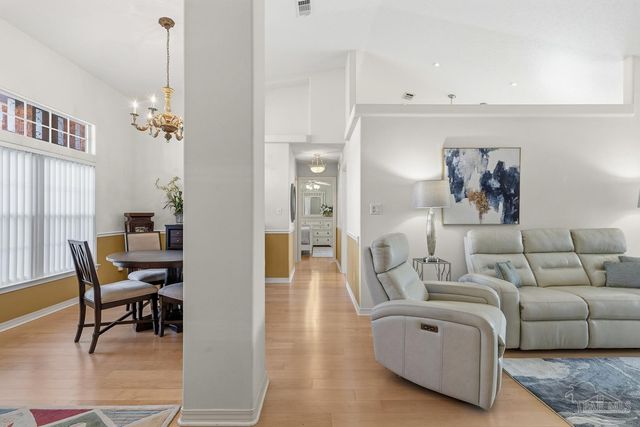 5434 Stafford Cir, Pace, FL 32571