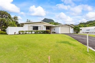 1567 Uluhaku Place, Kailua, HI 96734