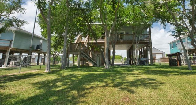 2569 County Road 291, Sargent, TX 77414