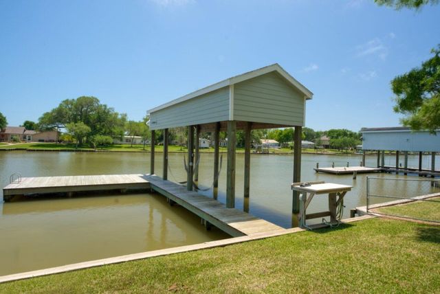 2569 County Road 291, Sargent, TX 77414