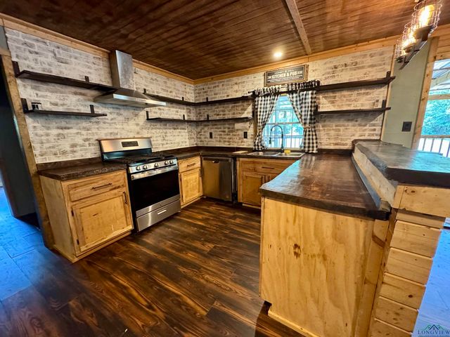 3862 County Road 2993, Hughes Springs, TX 75656