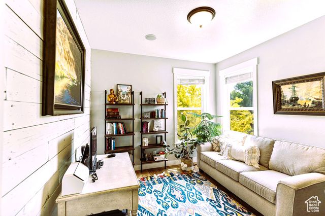 520 E 100 S, Hyde Park, UT 84318