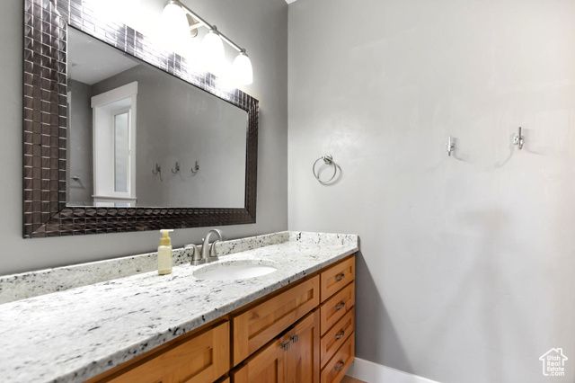 520 E 100 S, Hyde Park, UT 84318