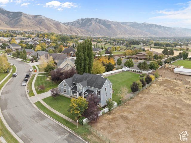 520 E 100 S, Hyde Park, UT 84318