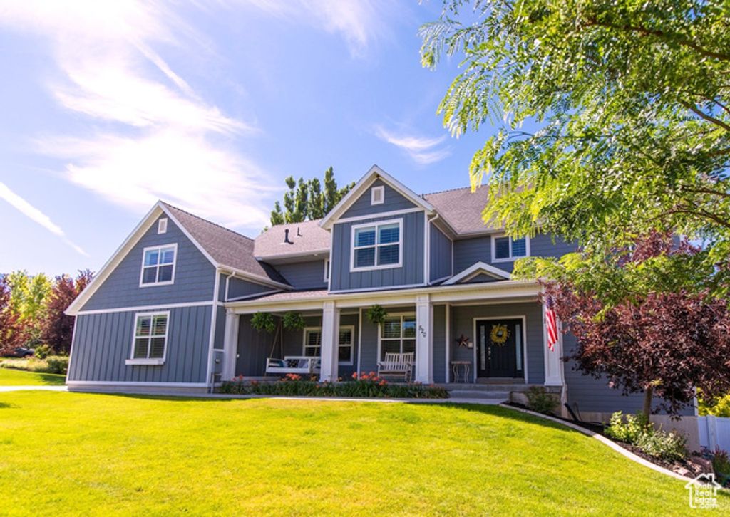 520 E 100 S, Hyde Park, UT 84318