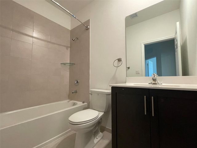 4678 Santa Cruz Way, Davie, FL 33314