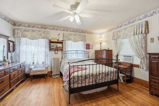 57 Prospect St, West Boylston, MA 01583