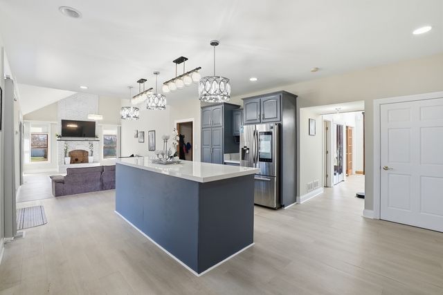 115 E Woodlawn Road, New Lenox, IL 60451