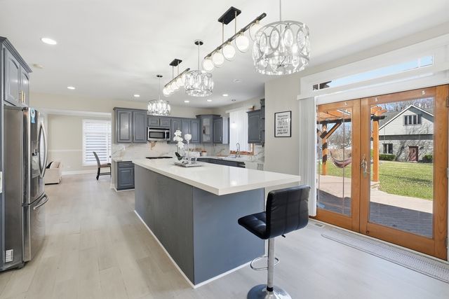 115 E Woodlawn Road, New Lenox, IL 60451