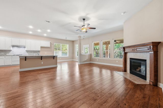 7112 Mitra DR, Austin, TX 78739