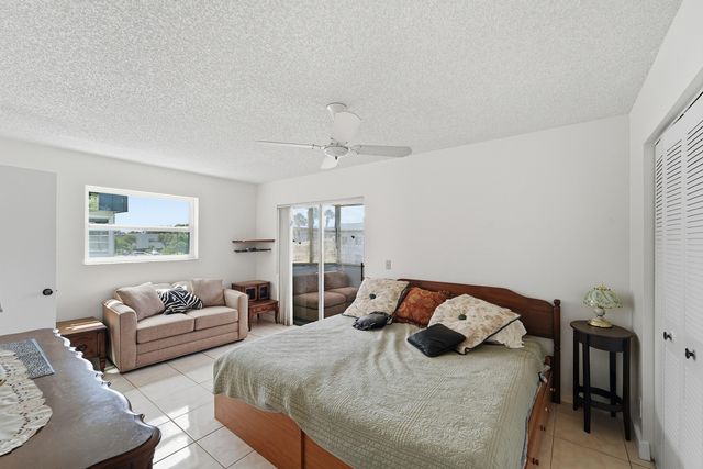 226 E Normandy E, Delray Beach, FL 33484