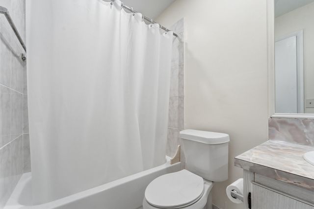 226 E Normandy E, Delray Beach, FL 33484