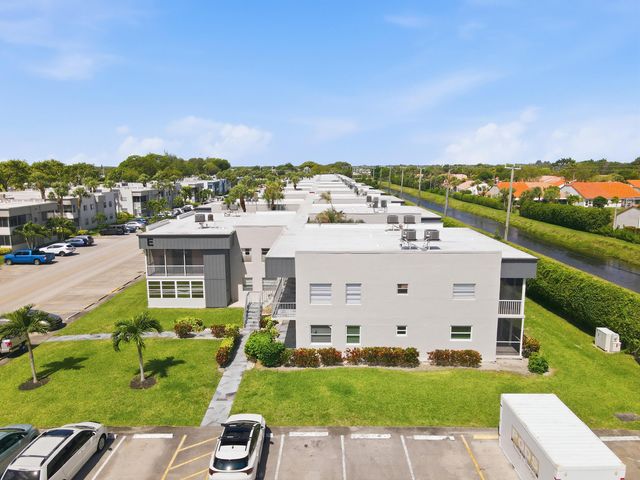 226 E Normandy E, Delray Beach, FL 33484