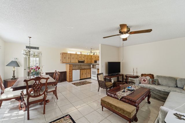226 E Normandy E, Delray Beach, FL 33484