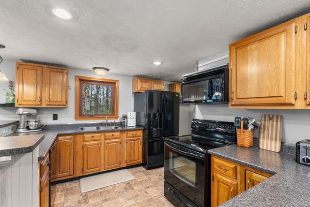 39 Twillingate Road, Temple, NH 03084