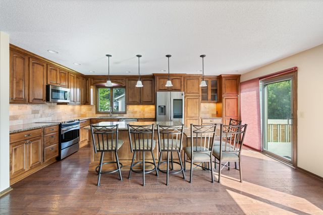 1417 Raleigh Drive, Burnsville, MN 55337