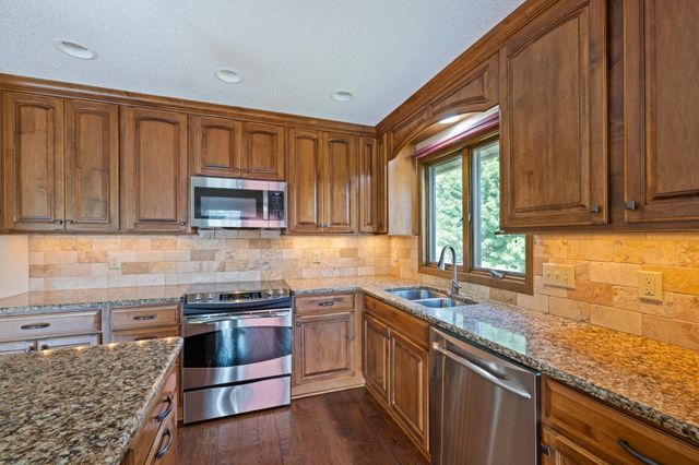 1417 Raleigh Drive, Burnsville, MN 55337