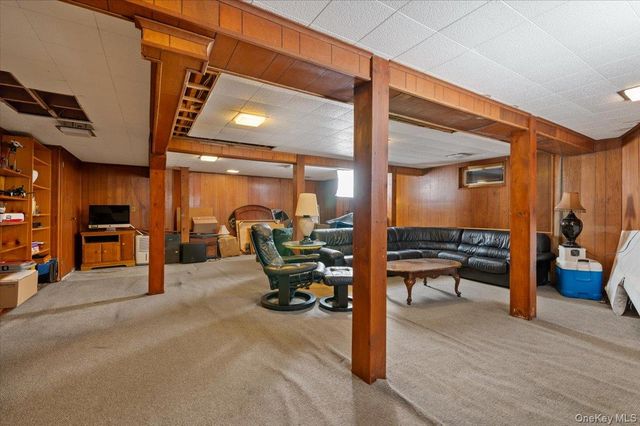 8 Sagamore Way S, Jericho, NY 11753