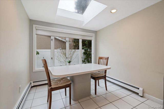 8 Sagamore Way S, Jericho, NY 11753