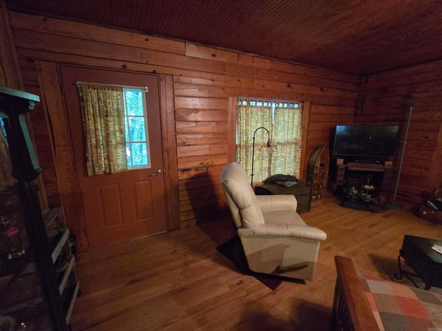 2732 Mitchell Road, Mountain View, AR 72560