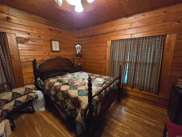 2732 Mitchell Road, Mountain View, AR 72560