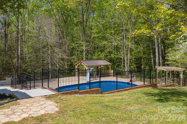 4703 N Nc 16 Business Highway, Denver, NC 28037