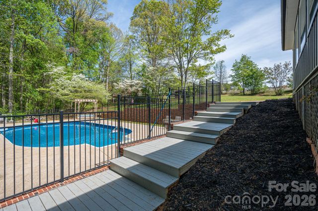 4703 N Nc 16 Business Highway, Denver, NC 28037