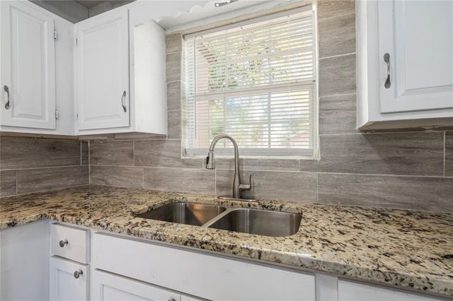 715 Center Street, Pasadena, TX 77506