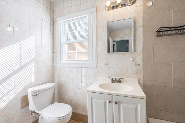 715 Center Street, Pasadena, TX 77506