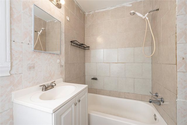 715 Center Street, Pasadena, TX 77506