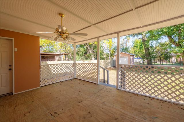 715 Center Street, Pasadena, TX 77506