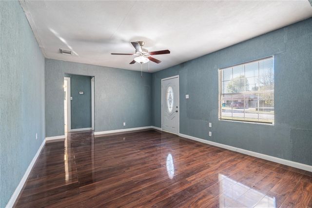 715 Center Street, Pasadena, TX 77506