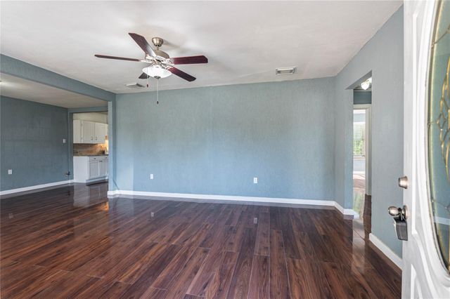 715 Center Street, Pasadena, TX 77506