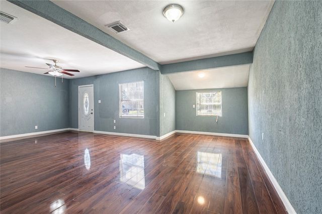 715 Center Street, Pasadena, TX 77506