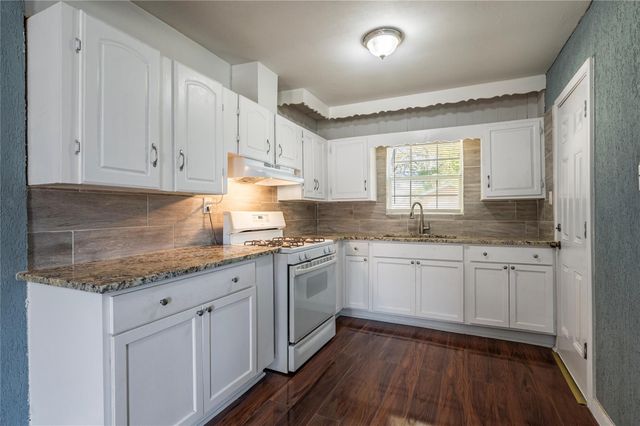 715 Center Street, Pasadena, TX 77506