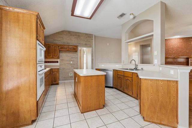 300 Thomas Drive, Murphy, TX 75094