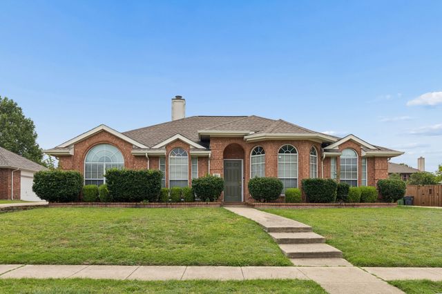 300 Thomas Drive, Murphy, TX 75094