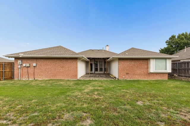 300 Thomas Drive, Murphy, TX 75094